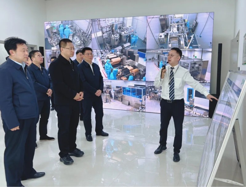 省委常委、岳陽市委書記謝衛(wèi)江一行赴派格蘭藥業(yè)參觀調(diào)研